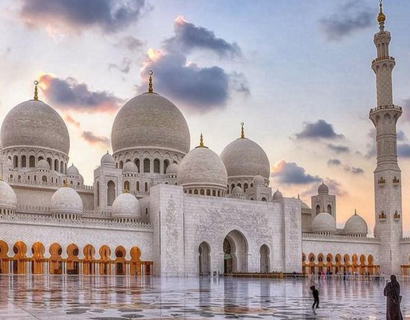 Sheikh Zayed Grand Mosque in Abu Dhabi – cultural and modern marvel city tour from Dubai